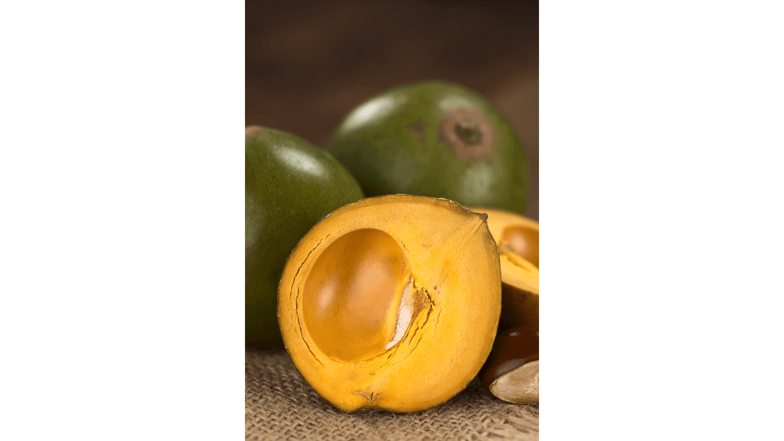 Lucuma fruit and powder, a natural sweetener superfood.