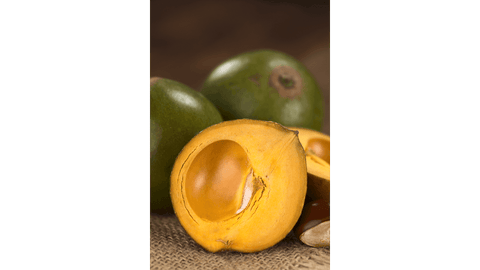 Lucuma fruit and powder, a natural sweetener superfood.